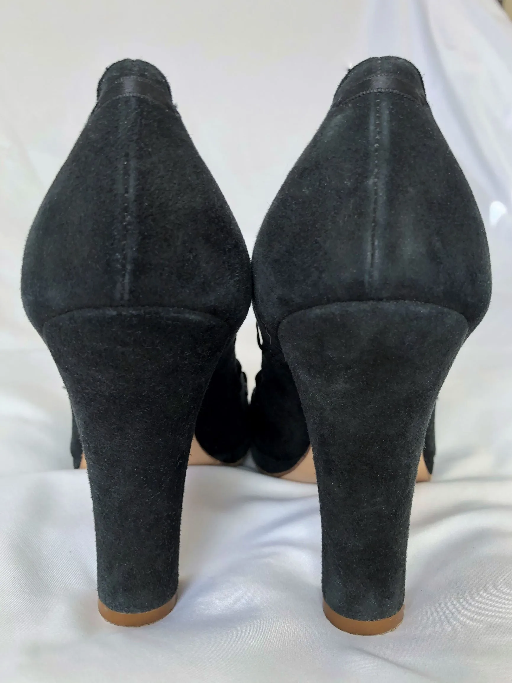 Marc Jacobs Size 7.5 Navy Suede Ribbon Pumps