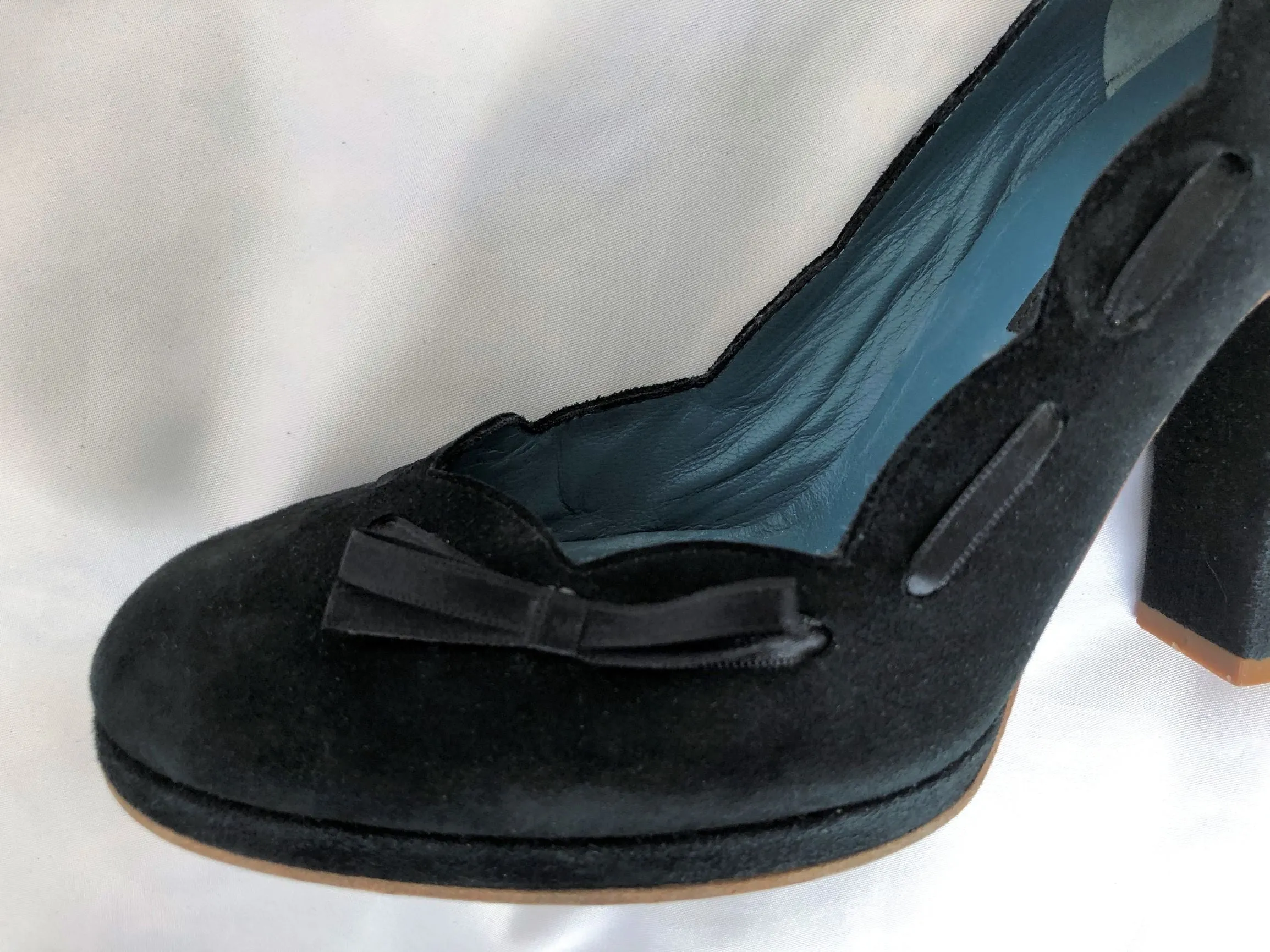 Marc Jacobs Size 7.5 Navy Suede Ribbon Pumps