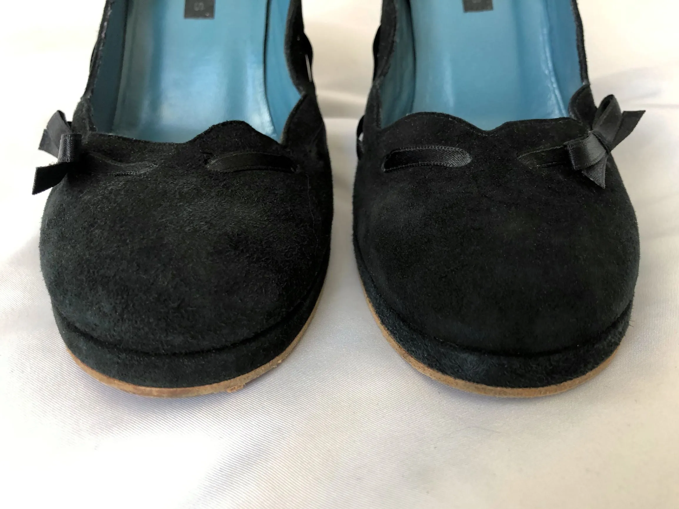Marc Jacobs Size 7.5 Navy Suede Ribbon Pumps