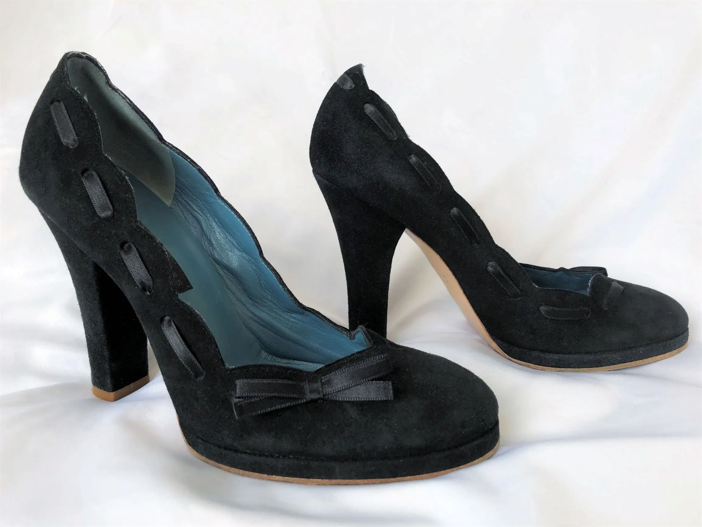 Marc Jacobs Size 7.5 Navy Suede Ribbon Pumps