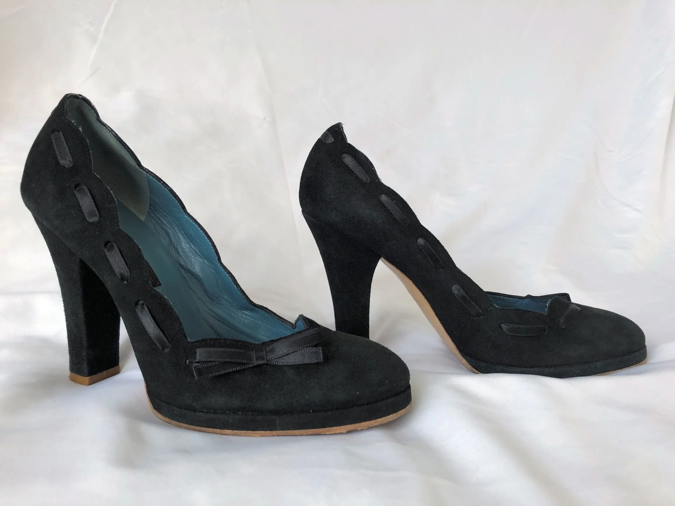 Marc Jacobs Size 7.5 Navy Suede Ribbon Pumps