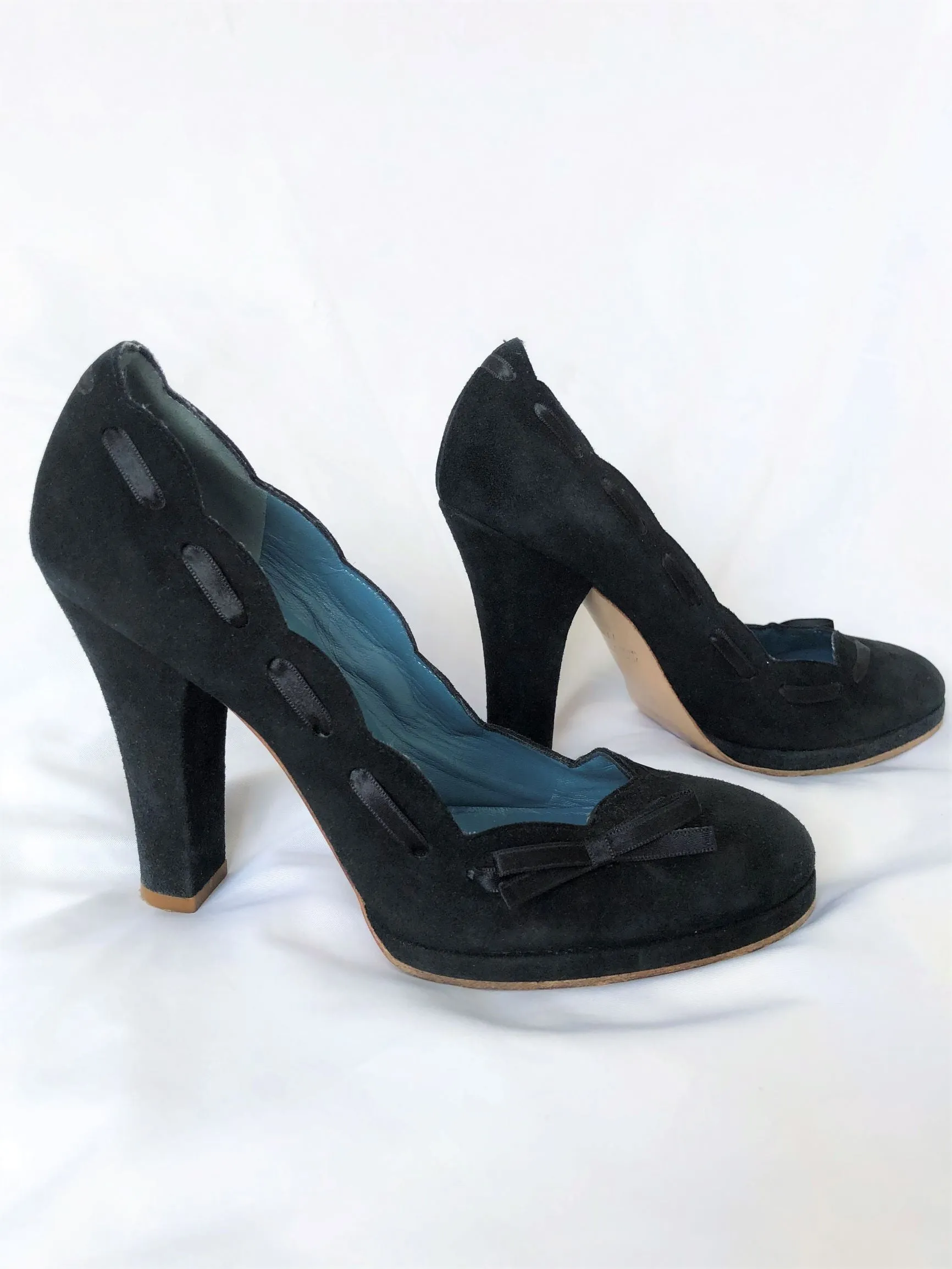 Marc Jacobs Size 7.5 Navy Suede Ribbon Pumps