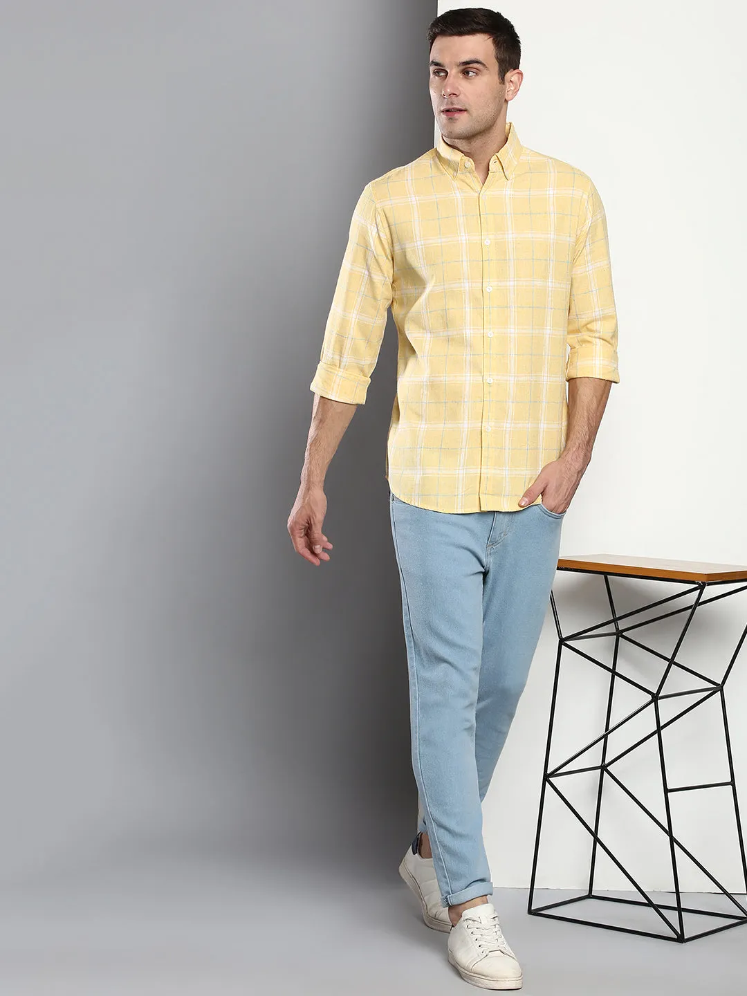 Men's Checkered Slim Fit Cotton Linen Casual Shirt With Button-Down Collar & Full Sleeves